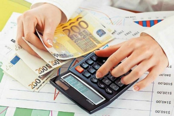 Φόρος εισοδήματος και για τους μισθωτούς – συνταξιούχους των 500 ευρώ!